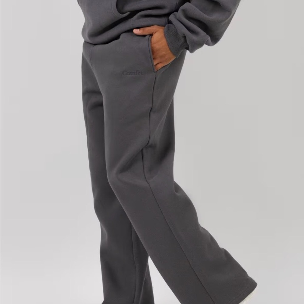 New w tags Men's Comfrt Steel Straight Leg Swestpants